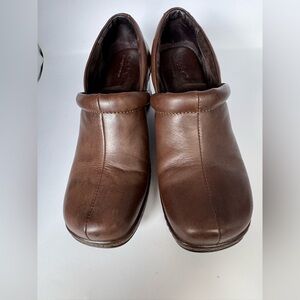 b.o.c. Womens Loafers Brown Leather Slip On Clog Round Toe Block Heel 9.5